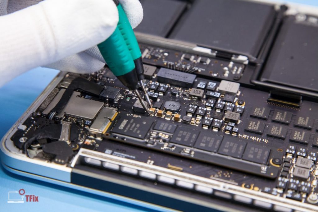 Kỹ thuật sửa chữa macbook được đào tạo chuyên sâu, dày dạn kinh nghiệm