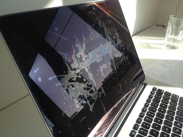 Màn hình Macbook pro retina bị bong tróc lớp chống lóa